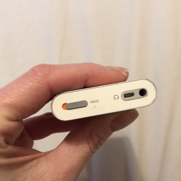 iPod 4GB model # A1051 from 2005 - Picture 6 of 6